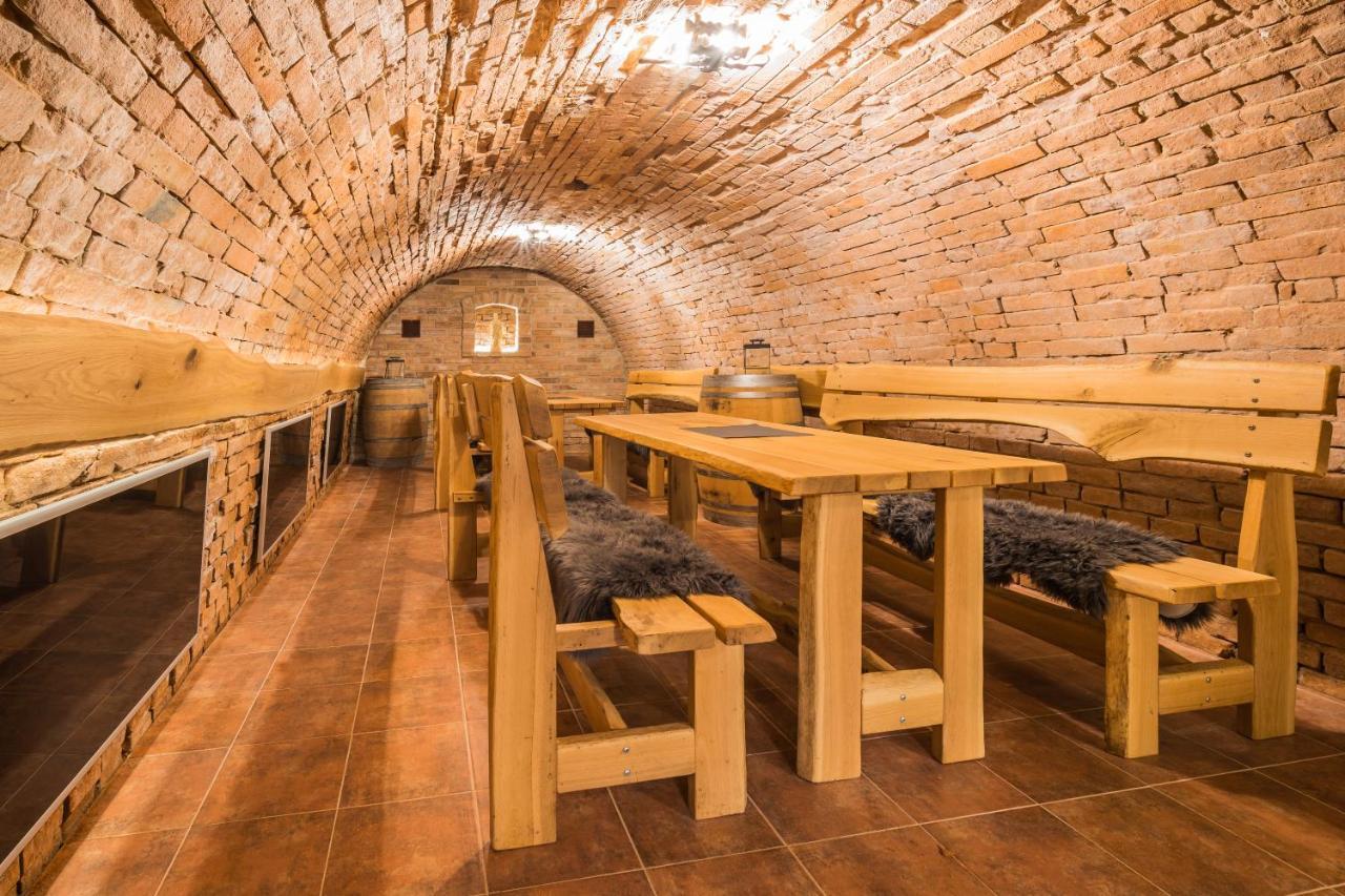 Vinoza - Ubytovani A Vinny Sklep Velke Bilovice Rulandova Экстерьер фото
